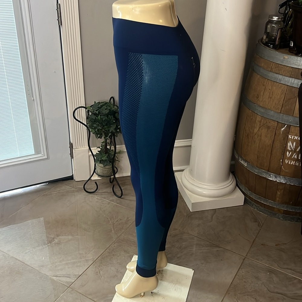 ZARELY LEGGINGS - Picture 2 of 5